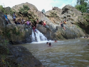 Imagen Cascada Agua Clara Bucay